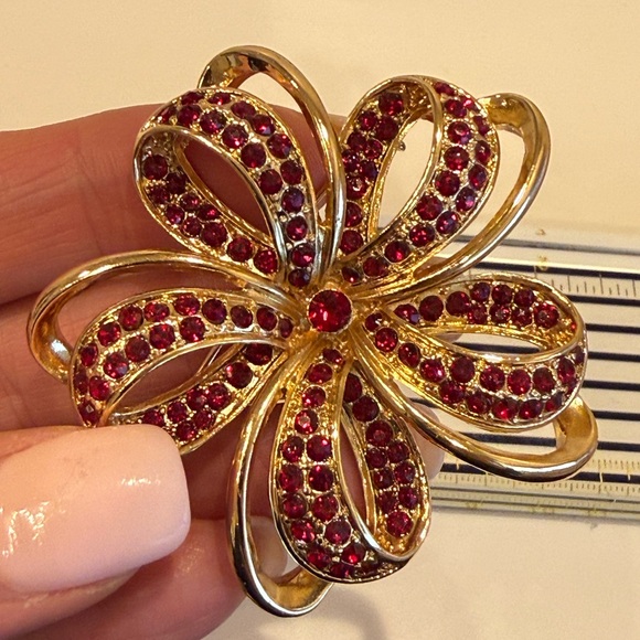 Monet Gold and Red Floral Brooch - Picture 5 of 7